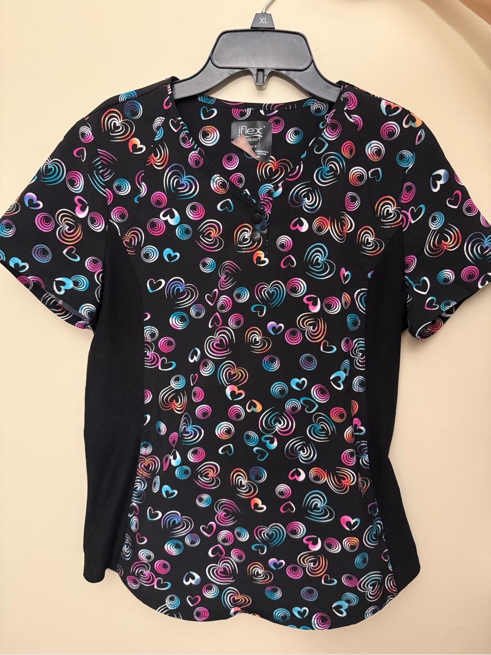 Black Multicolor Heart-Print Scrub Top